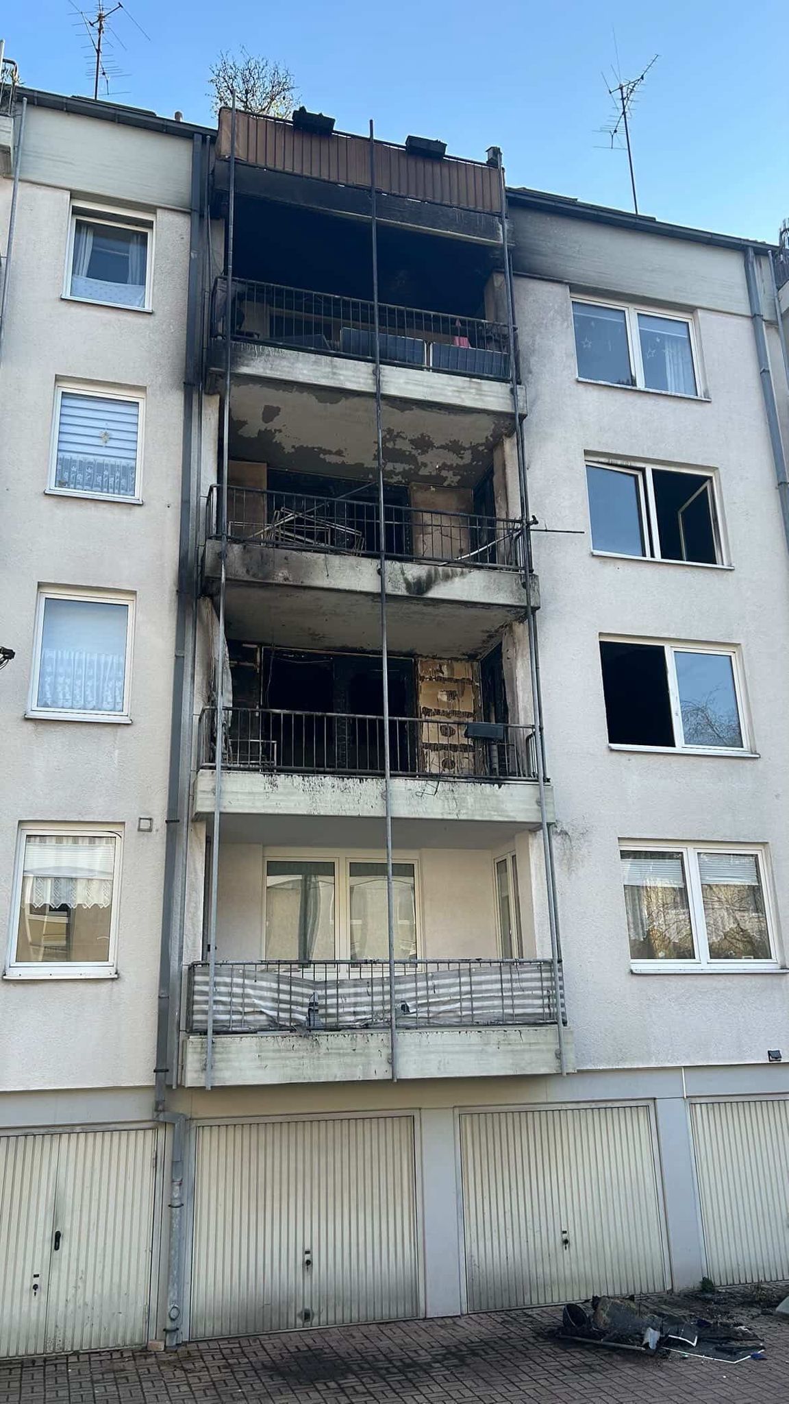 Wupertal’da 5 katlı binada yangın çıktı