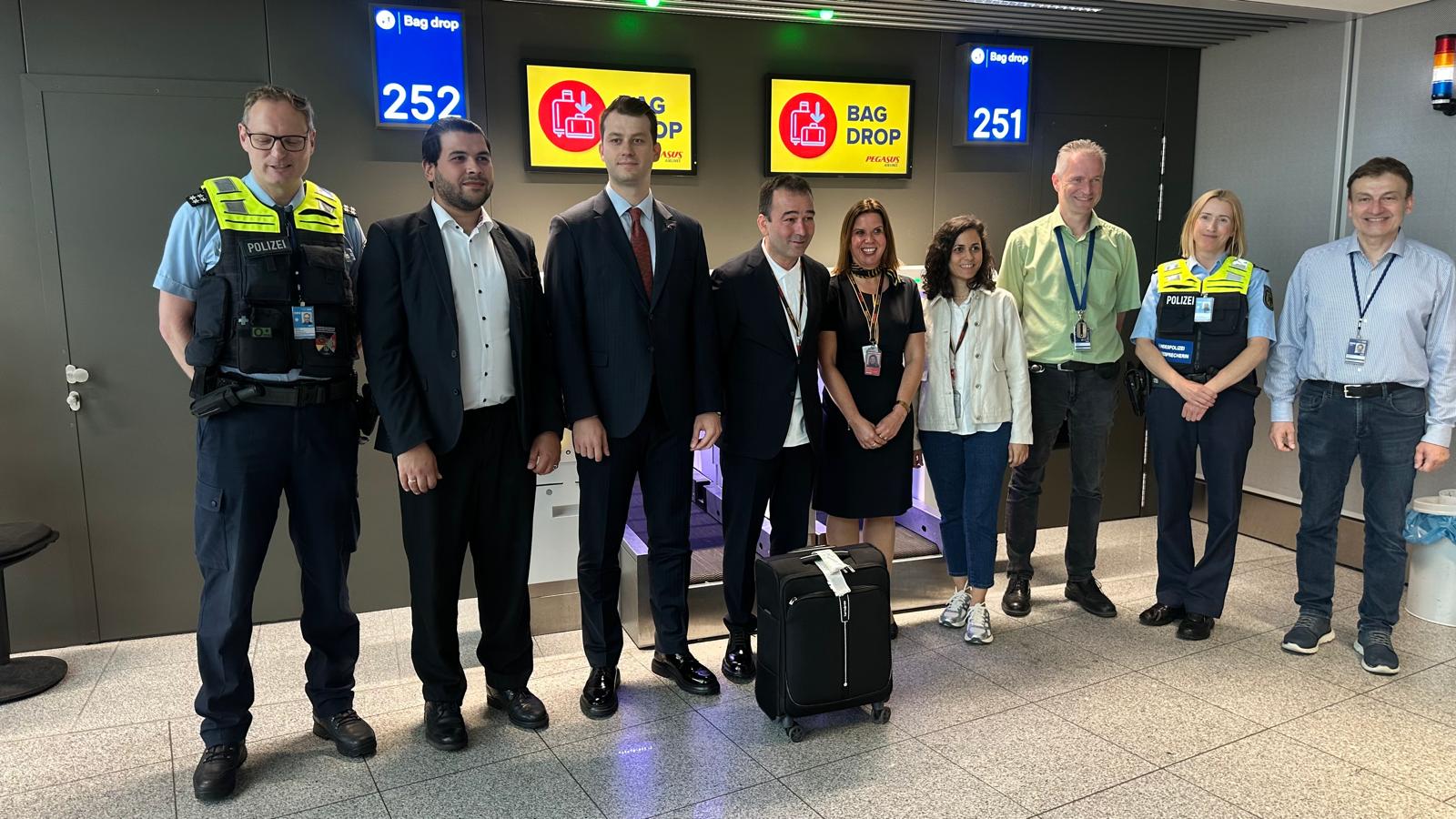 Düsseldorf Havalimanı'ndan Türkiye'ye Gidecek Yolculara Yaz Sezonu Uyarısı