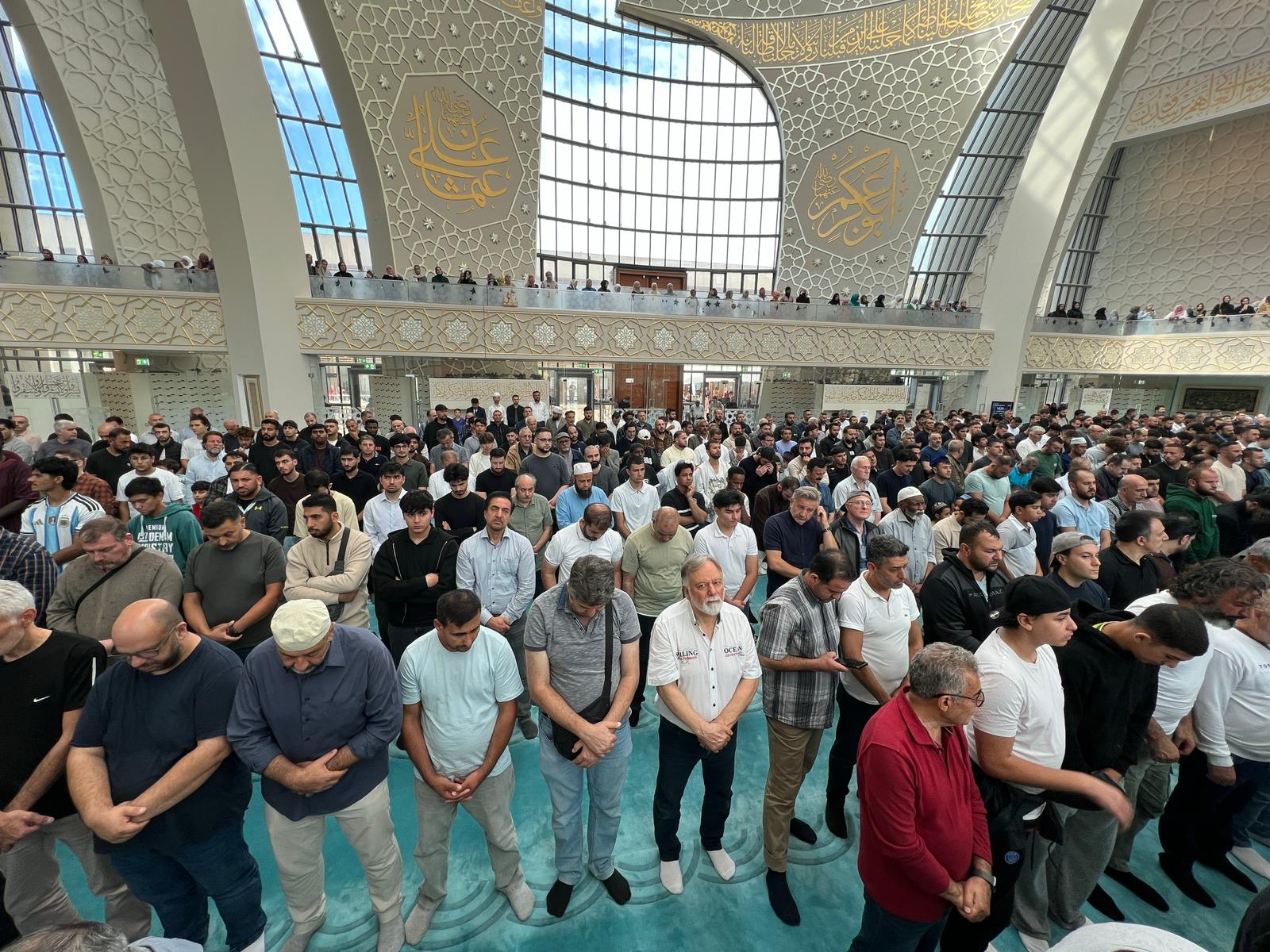 İş İnsanı Ali Tokuş’un Cenaze Namazı Köln Merkez Camii’nde Kılındı